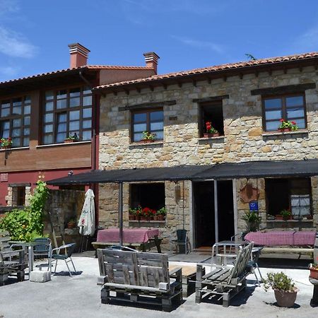 Apartamentos Rurales La Cirigueena Oles Exteriér fotografie