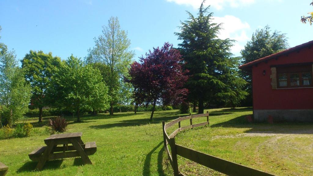 Apartamentos Rurales La Cirigueena Oles Exteriér fotografie