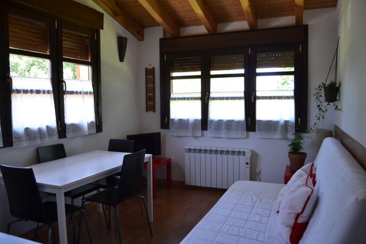 Apartamentos Rurales La Cirigueena Oles Exteriér fotografie